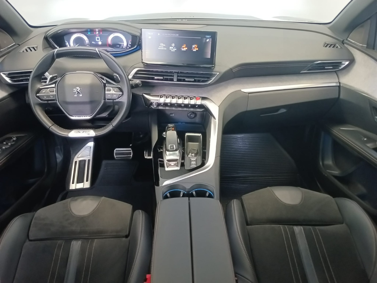 PEUGEOT 5008 23